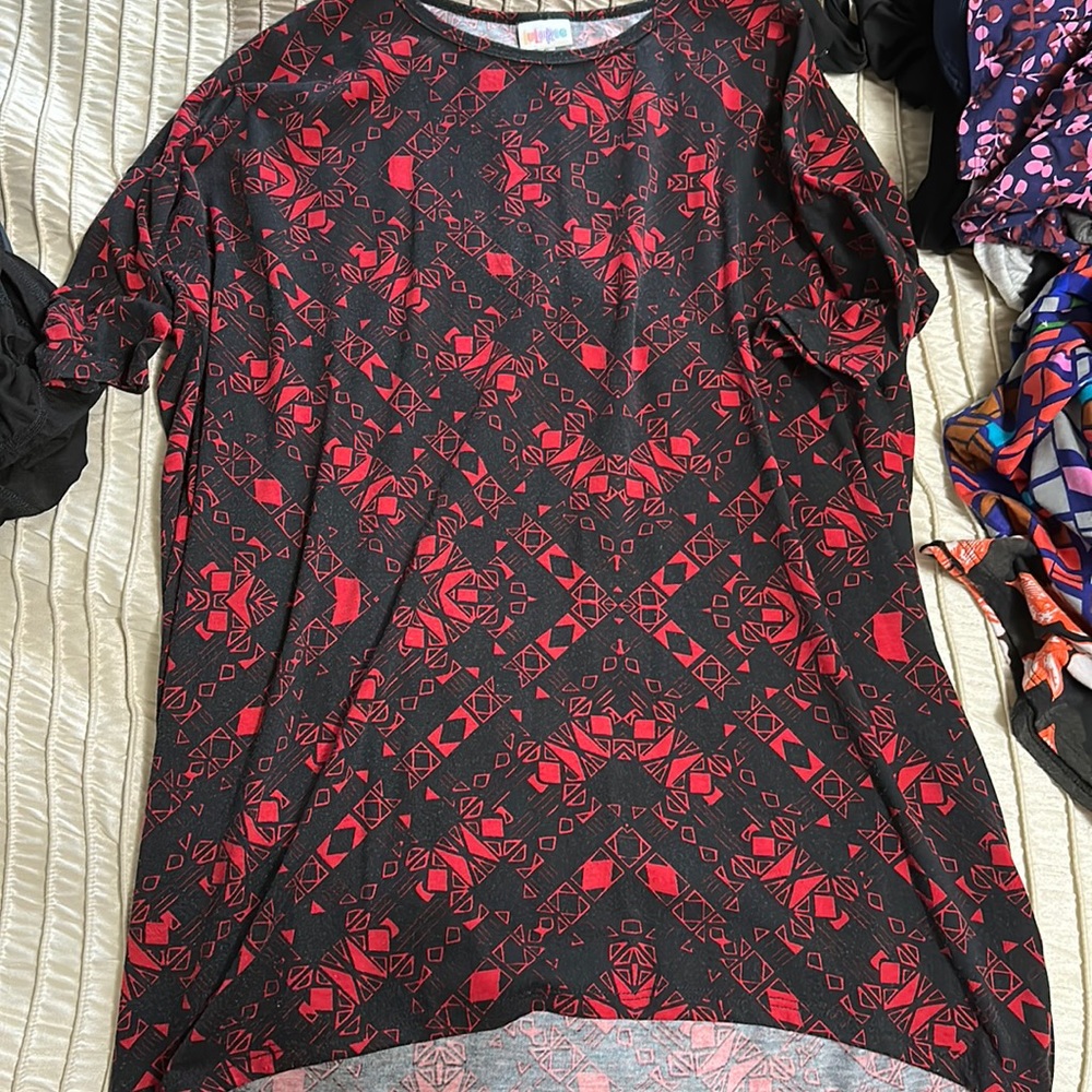 Lularoe irma top size small